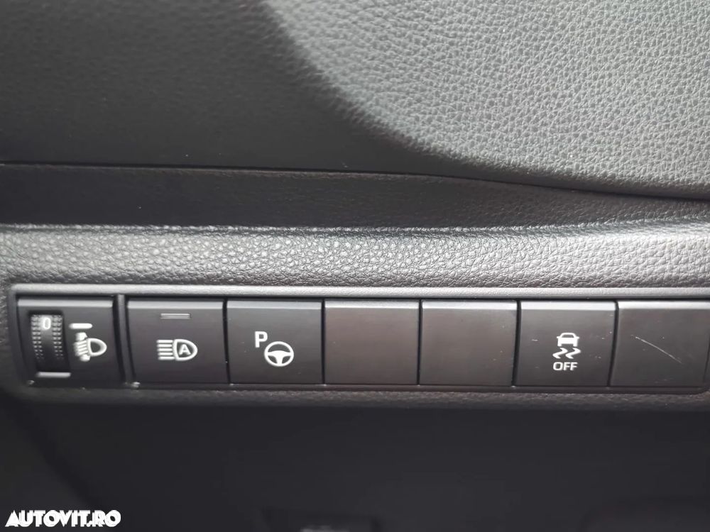 Toyota Corolla 1.8 Business Edition - 26