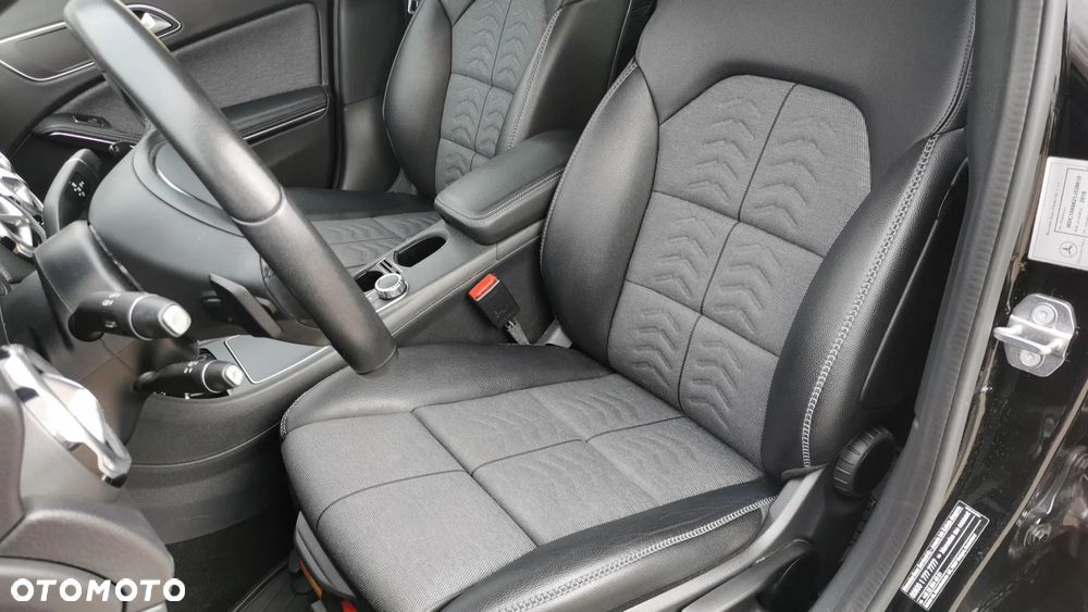 Mercedes-Benz GLA 180 7G-DCT Style - 21
