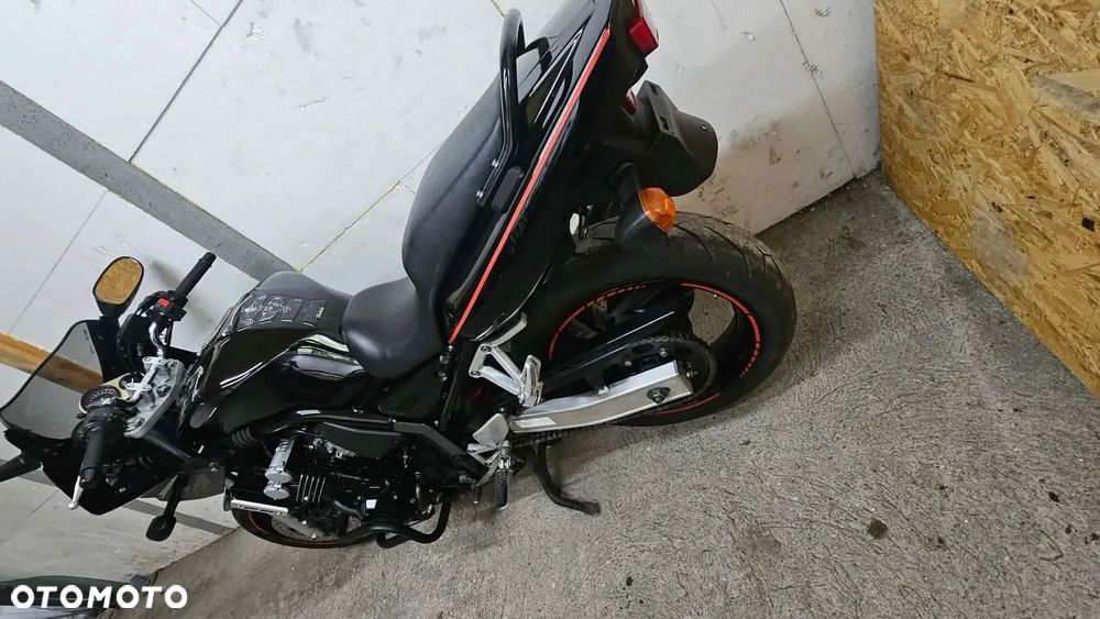 Yamaha FZS - 9