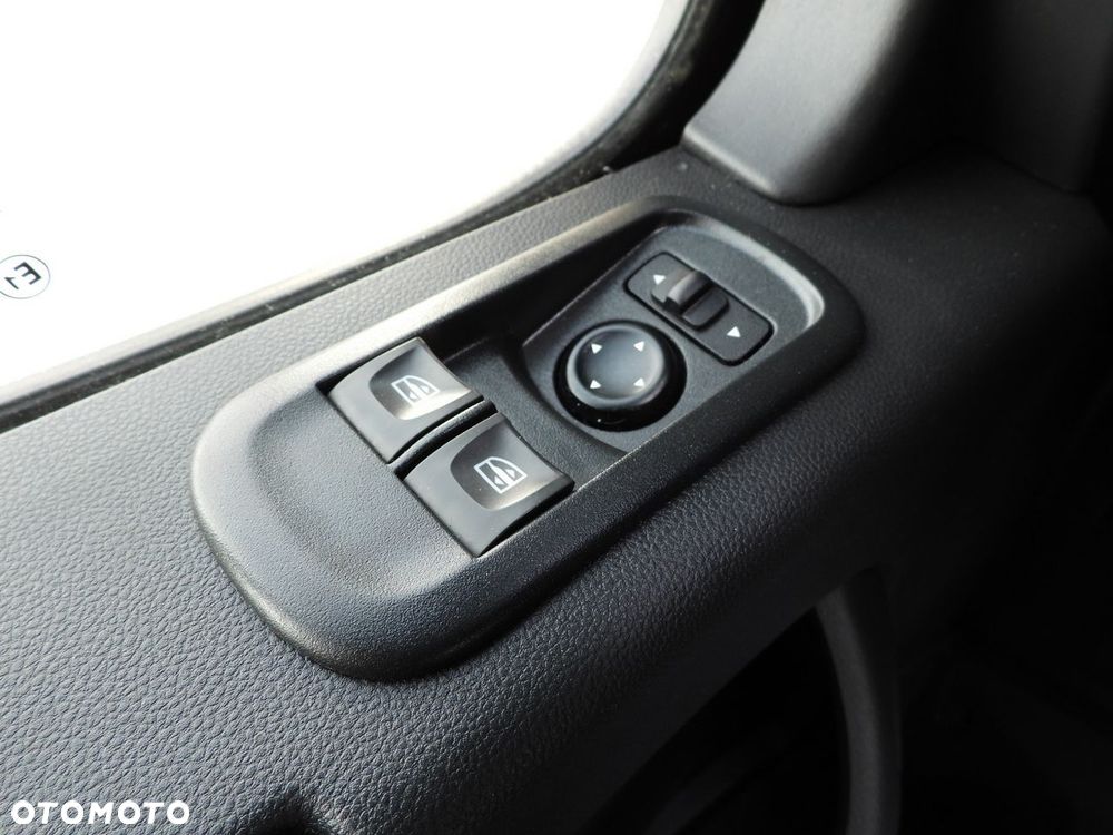 Renault MASTER PLANDEKA 10 PALET WEBASTO TEMPOMAT LEDY PNEUMATYKA KLIMATYZACJA  165KM - 31