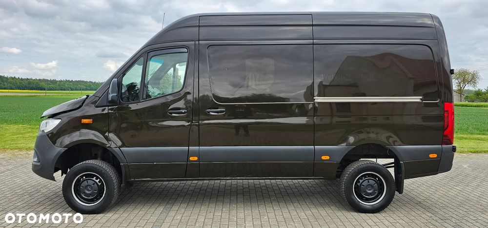 Mercedes-Benz Sprinter - 2