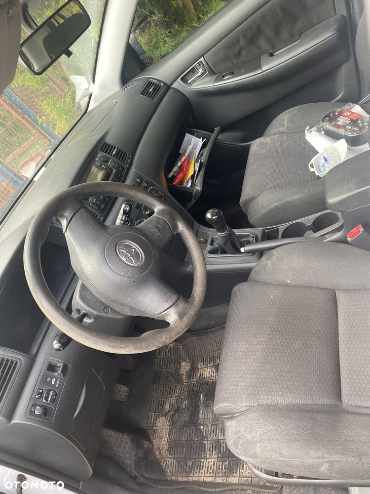 Toyota Corolla - 4