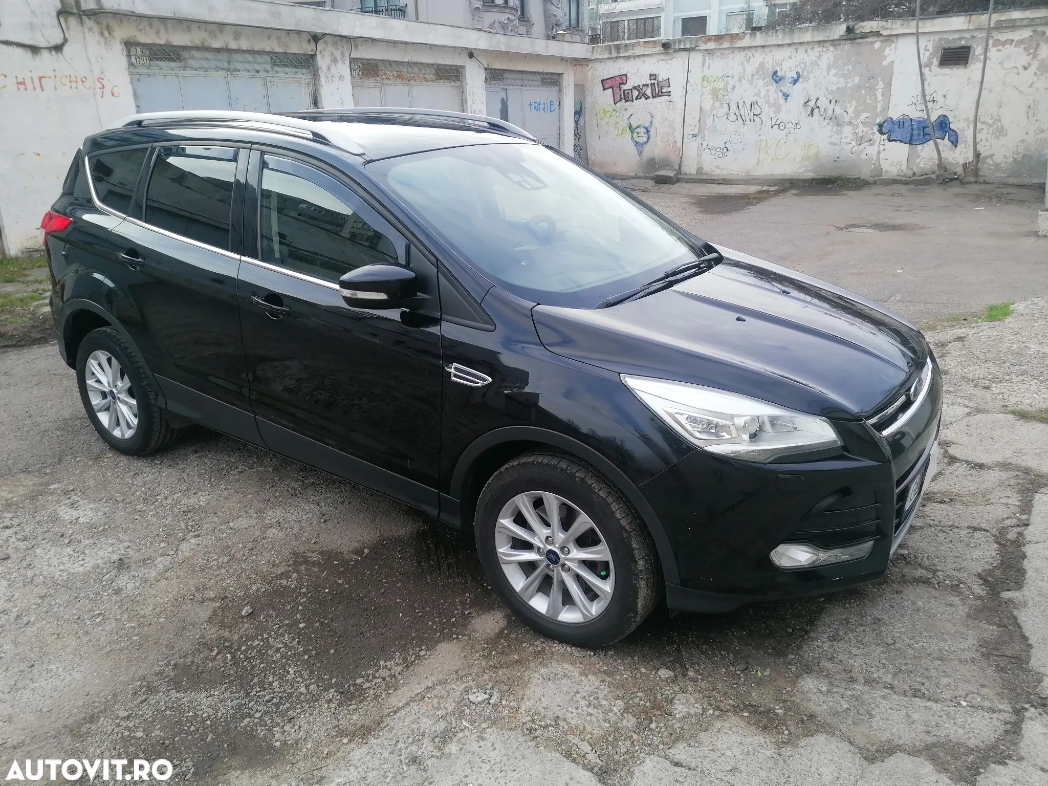 Ford Kuga - 1
