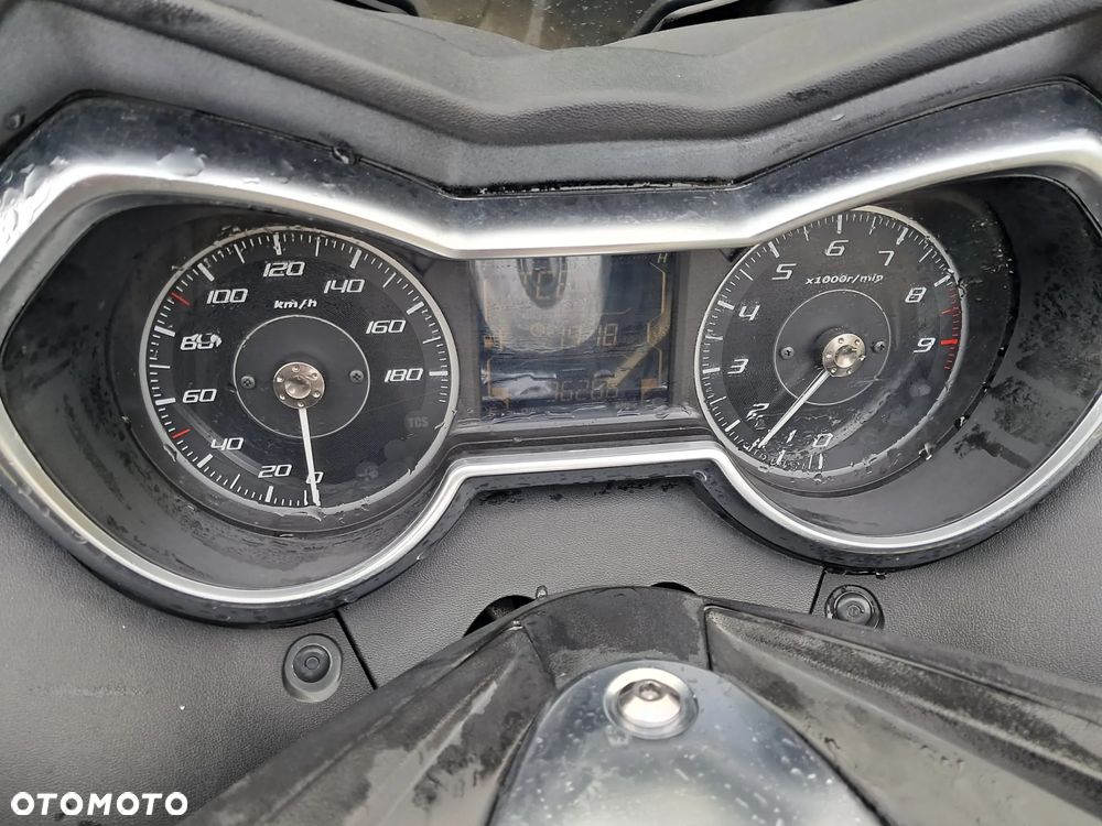 Yamaha X-max - 7