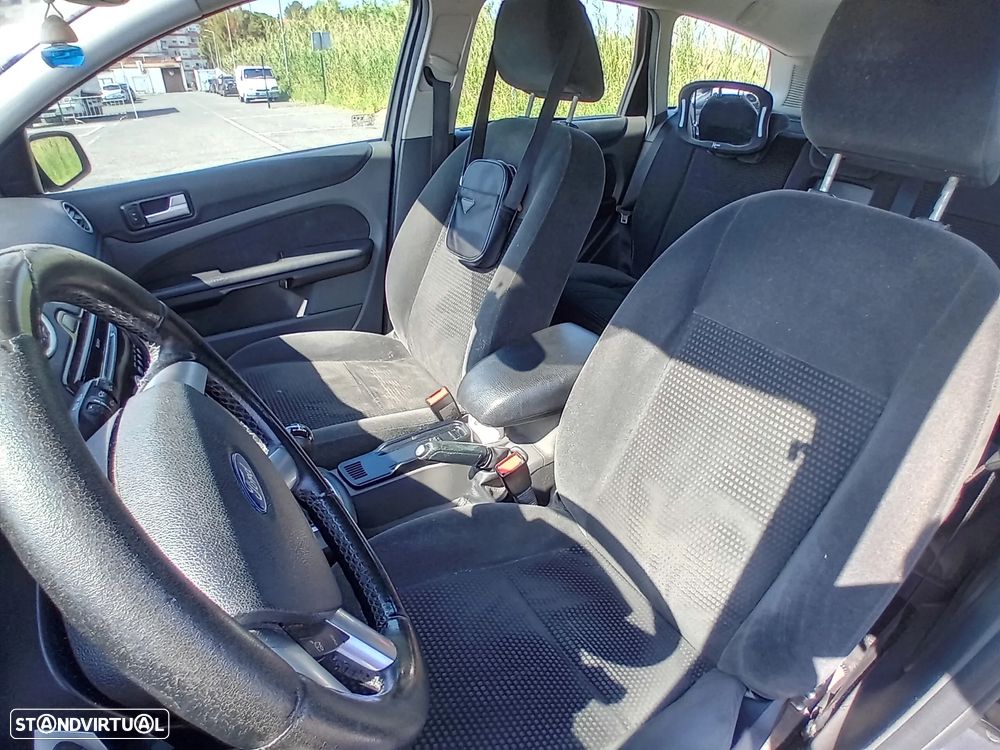 Ford Focus SW 1.6 TDCi Ghia - 23