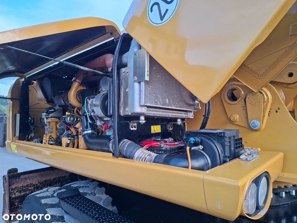Caterpillar CAT M 322 D - 23