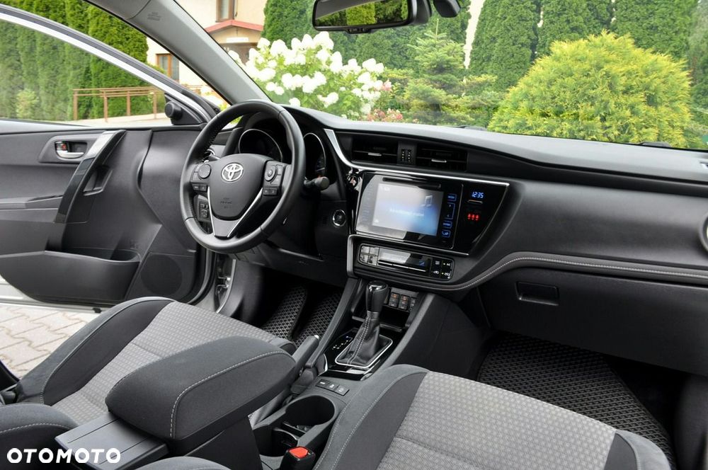 Toyota Auris - 25
