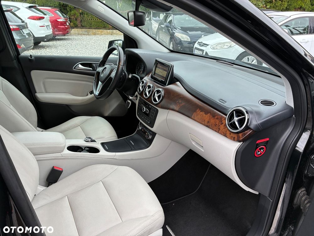 Mercedes-Benz Klasa B 180 7G-DCT Edition - 12