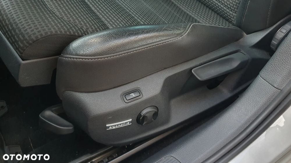 Volkswagen Golf 1.4 TSI BMT Highline - 9