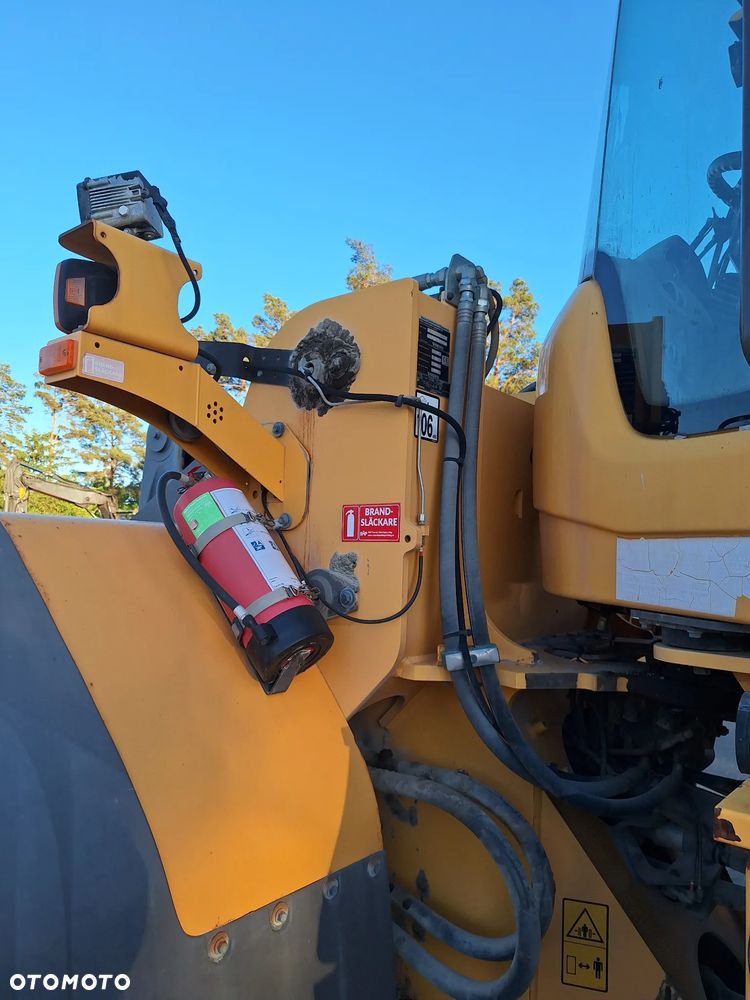 Volvo L120G - 12