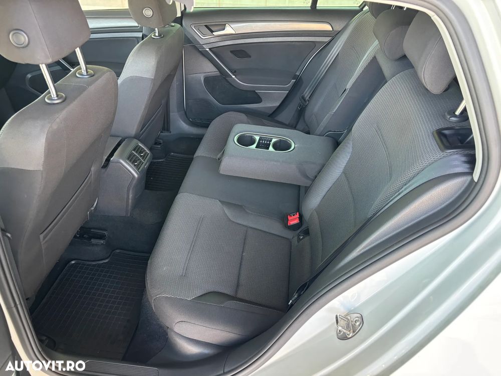 Volkswagen Golf 1.0 TSI DSG Comfortline - 36