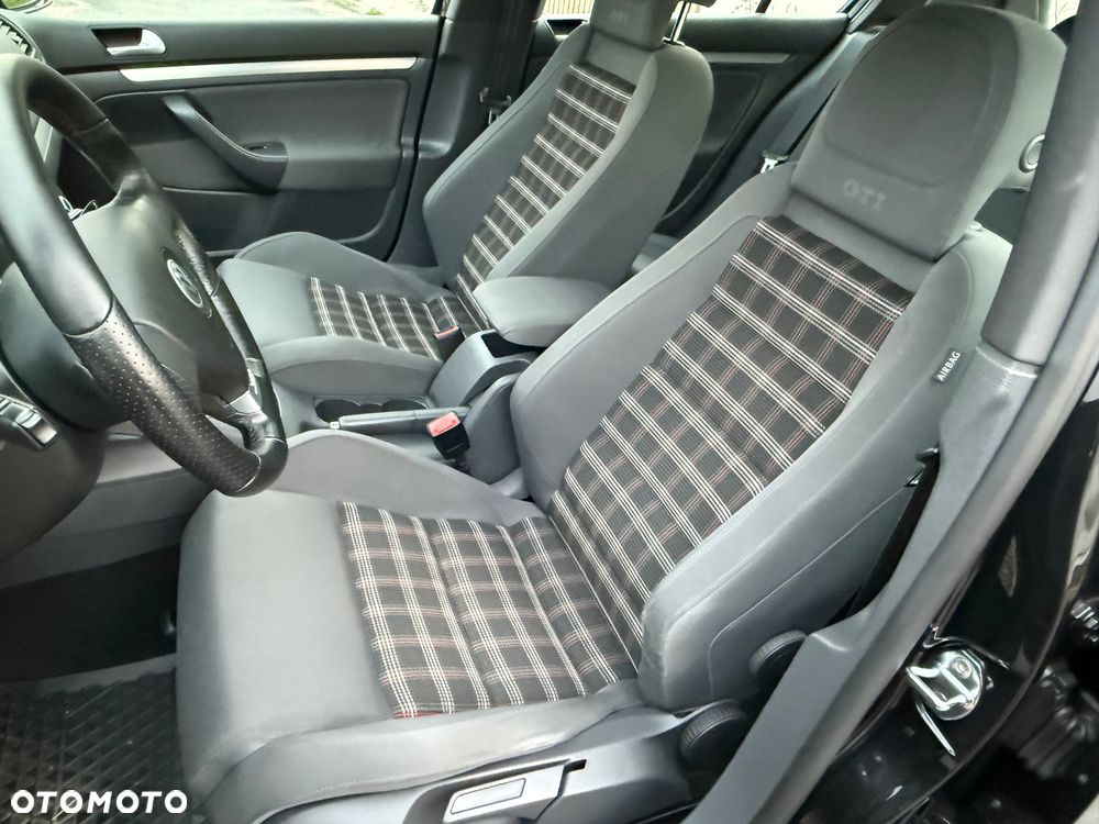Volkswagen Golf 2.0 GTI DSG - 21