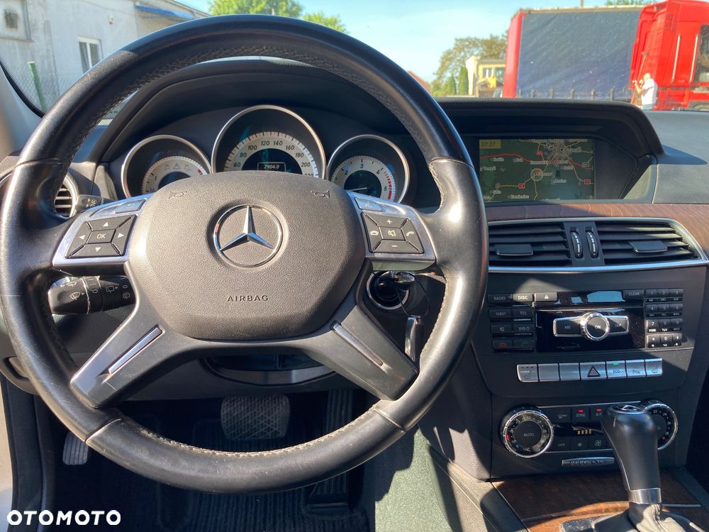 Mercedes-Benz Klasa C 220 CDI DPF Automatik BlueEFFICIENCY Elegance - 6