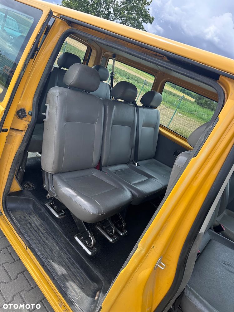 Volkswagen Caravelle - 8