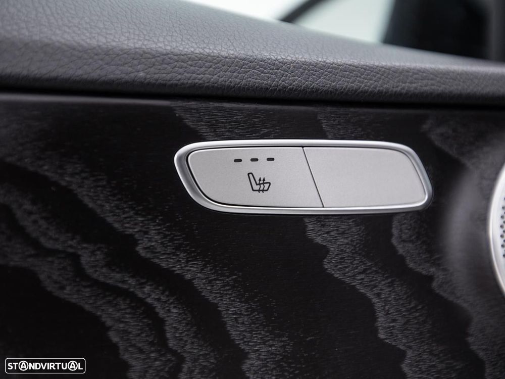 Mercedes-Benz C 300 — fotografia 15