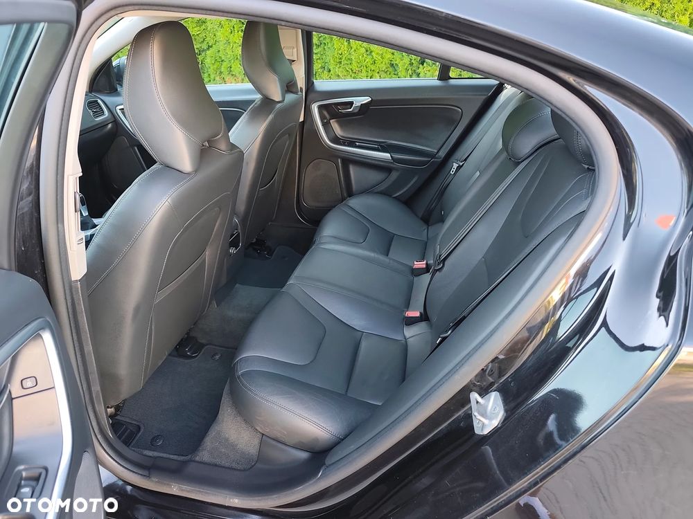 Volvo S60 D3 Summum - 28