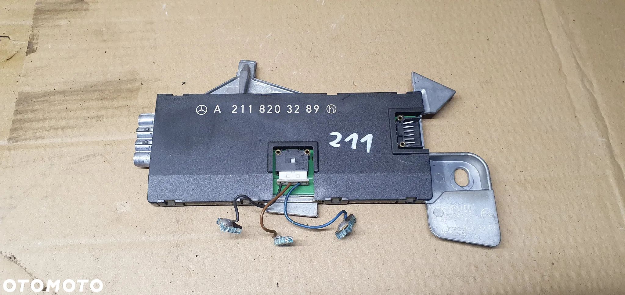Wzmacniacz anteny moduł Mercedes W211 A2118203289 - 1