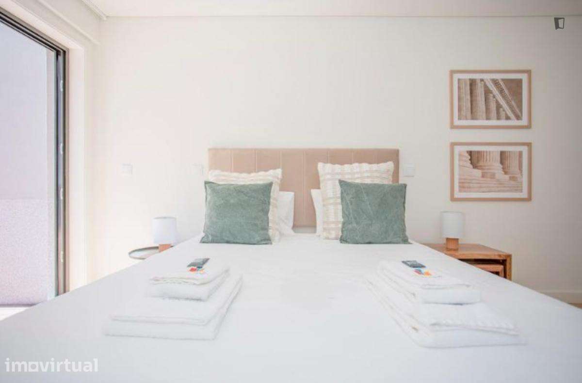 Apartamento com 1 quartos - localizado em Santo Ildefonso Porto - Grande imagem: 2/11