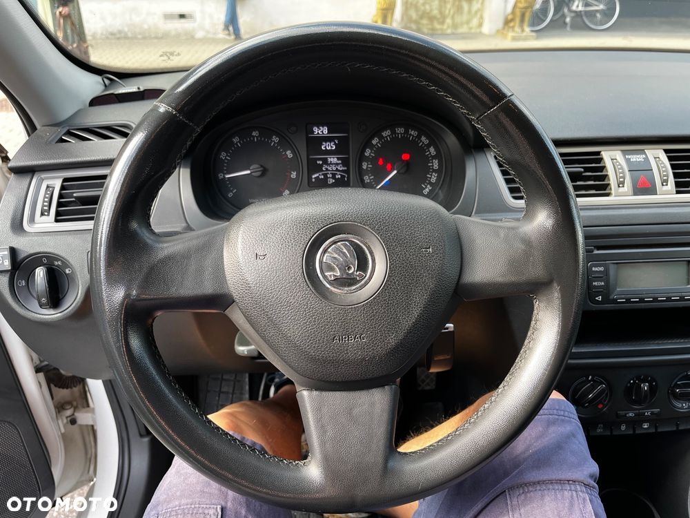 Skoda RAPID 1.2 Edition - 15