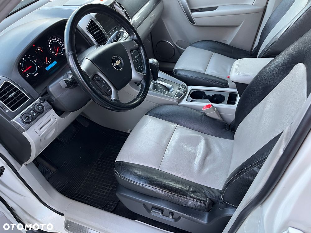 Chevrolet Captiva 2.2 D LTZ - 15