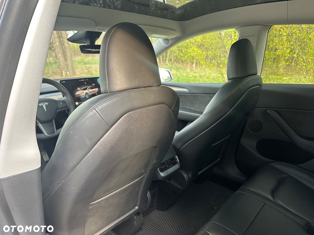 Tesla Model Y 79kWh Long Range RWD - 26