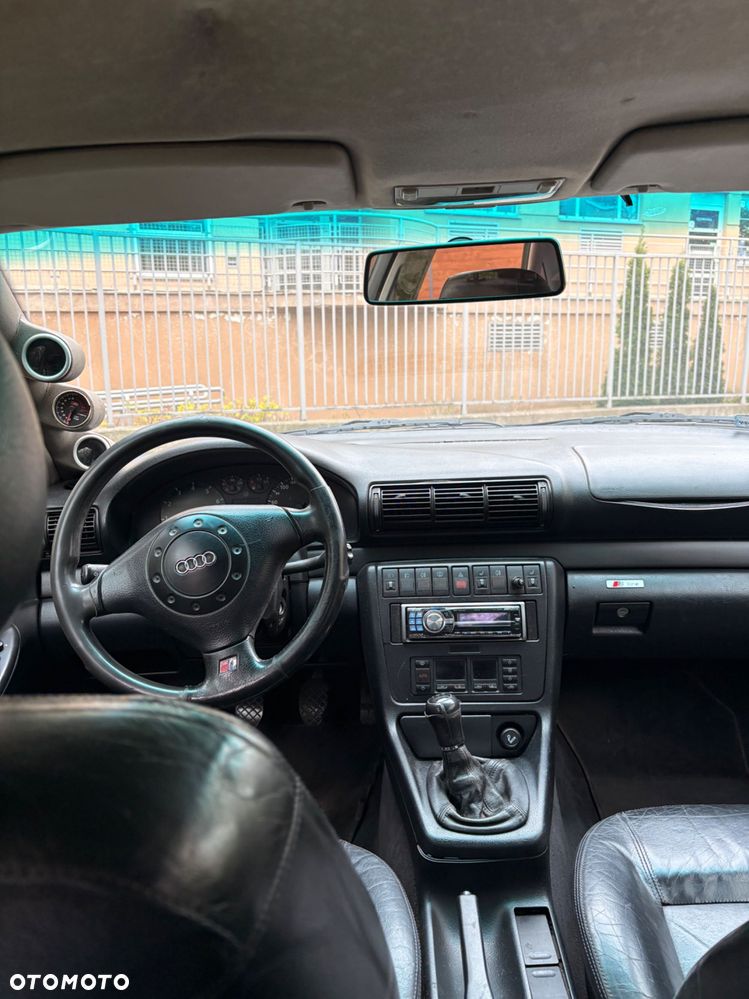 Audi A4 Limousine - 6