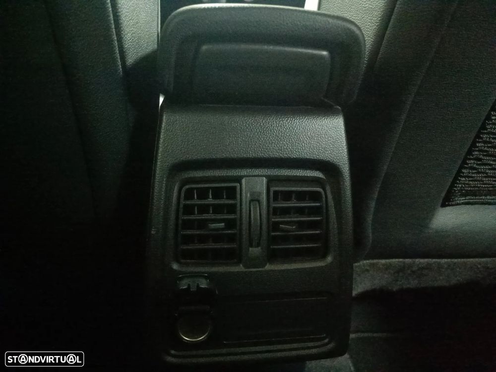 Renault Captur 1.0 TCe Evolution Bi-Fuel - 17