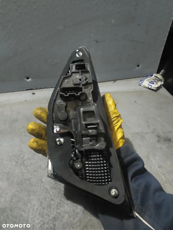 Lampa tylna lewa Leon III 5F0945307B - 2