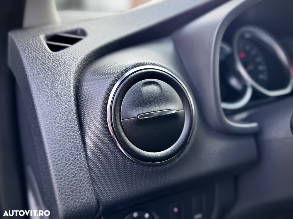 Dacia Logan TCe 90 Prestige - 32