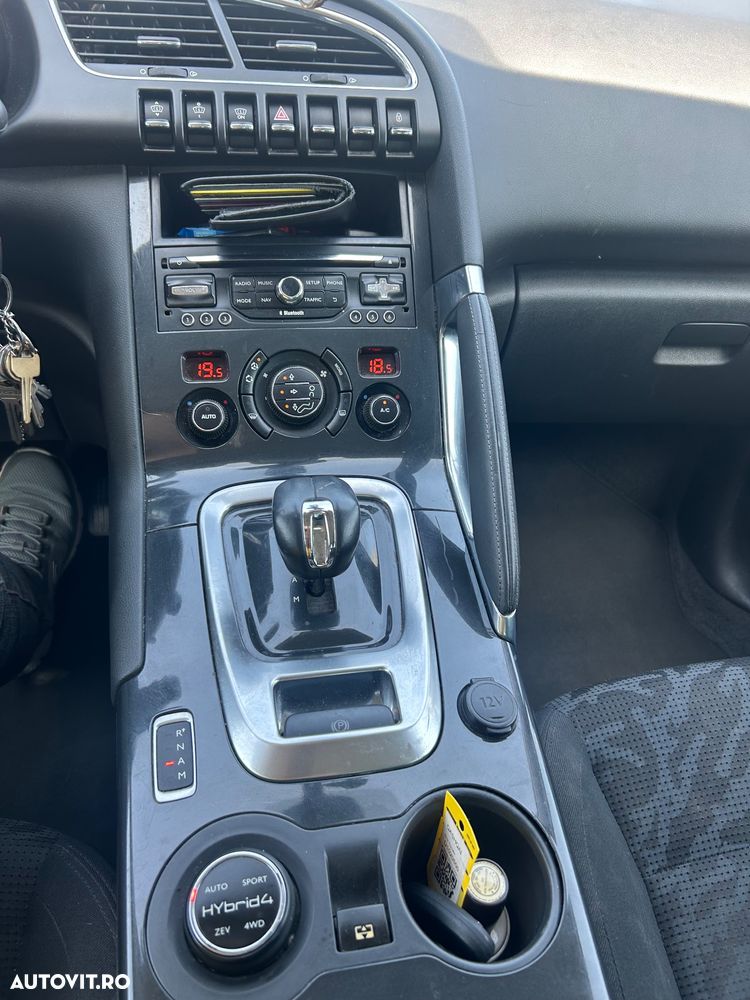 Peugeot 3008 HDi 160 Automatik Active - 28