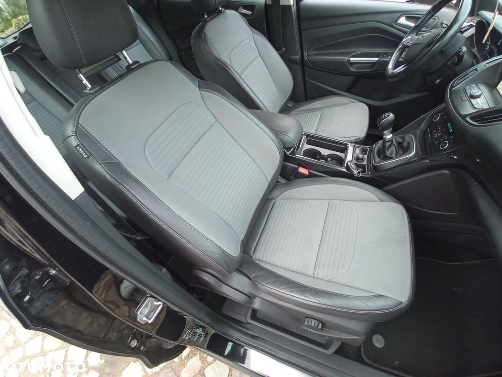 Ford Kuga 2.0 TDCi 4WD Titanium Plus - 27