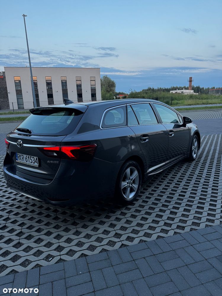 Toyota Avensis 1.6 D-4D Active - 6
