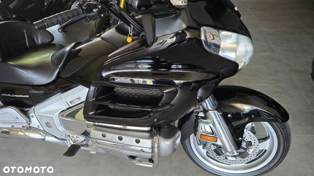 Honda GL - 24