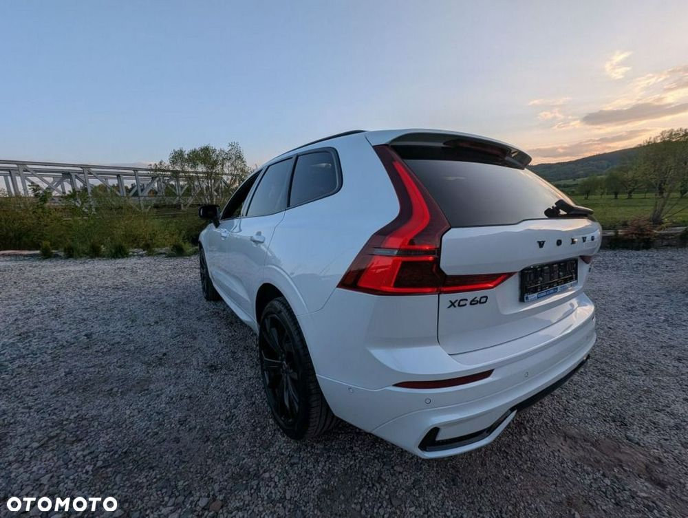 Volvo XC 60 B5 B AWD Plus Dark - 7