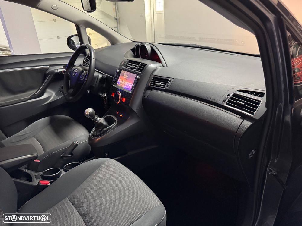 Toyota Verso 1.6 D-4D Exclusive - 20