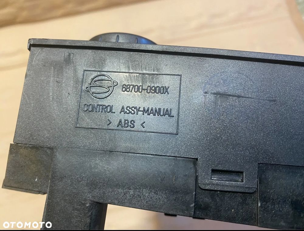 Przełączniki panel klimy klimatyzacji SsangYong Kyron 68700-0900X OE - 4
