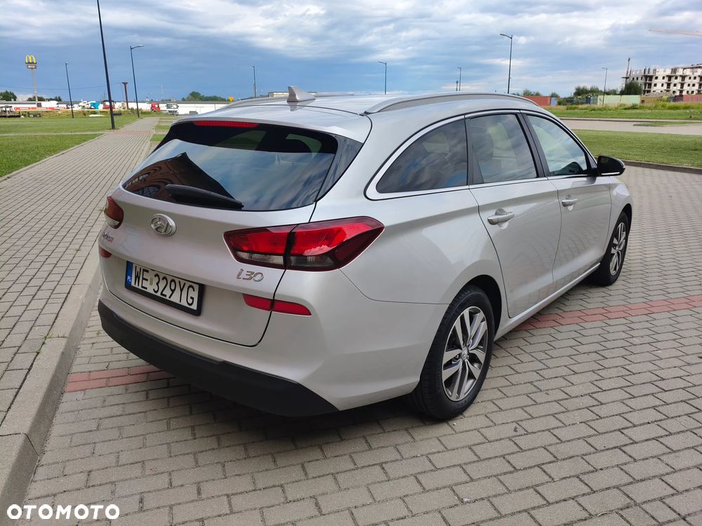Hyundai i30 1.6 D Comfort - 6