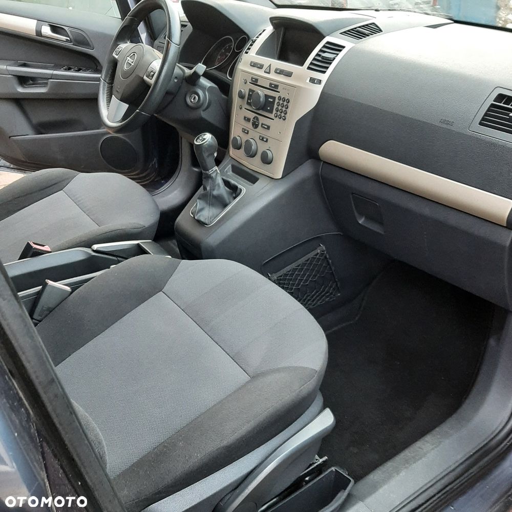 Opel Zafira - 8