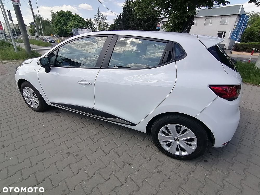 Renault Clio - 17