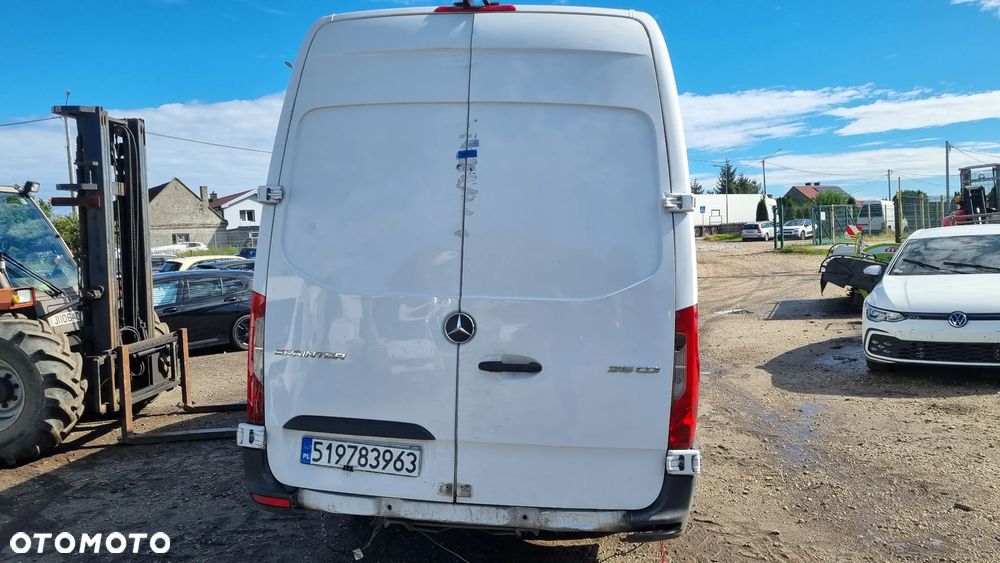 Mercedes-Benz Sprinter - 5