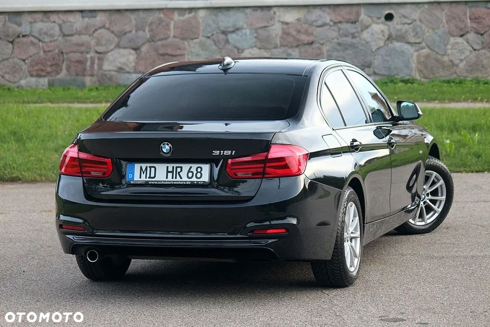 BMW Seria 3 318i Sport Line - 22