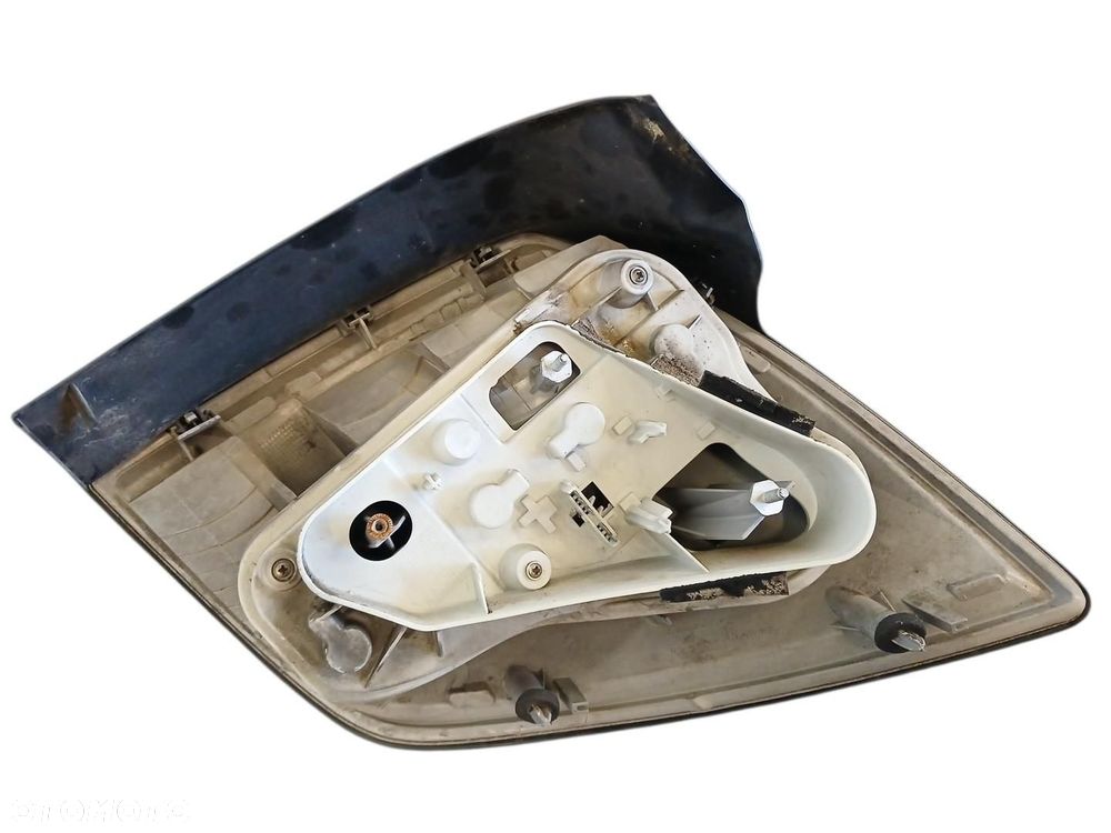 LAMPA LEWA TYLNA TYŁ OPEL ASTRA III H KOMBI - 2