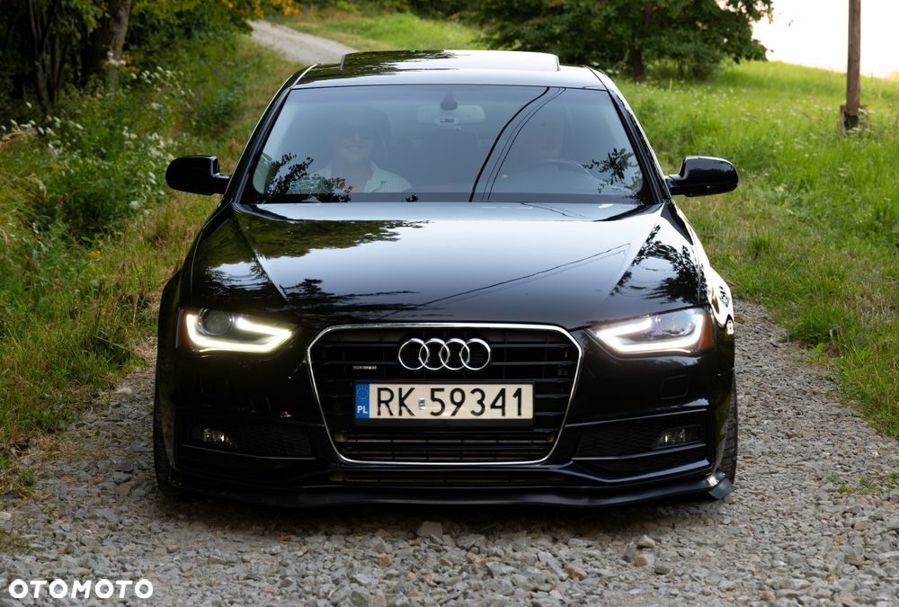 Audi A4 Limousine - 4