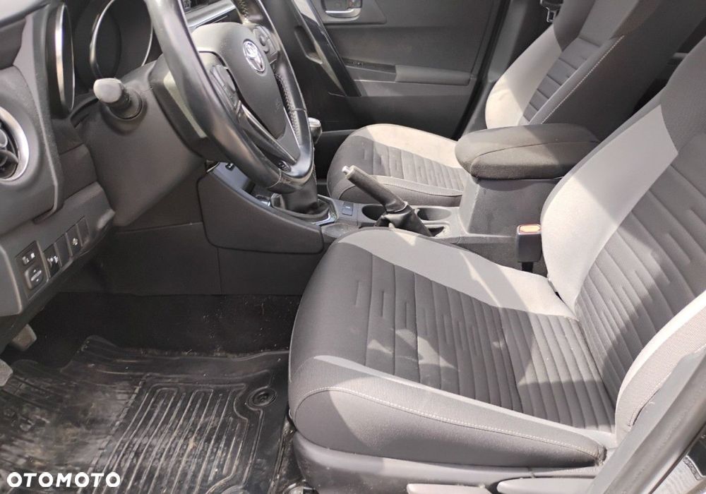 Toyota Auris - 8