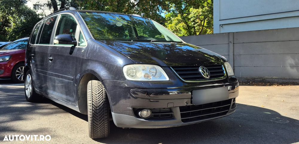 Volkswagen Touran 1.9 TDI DPF Conceptline - 4