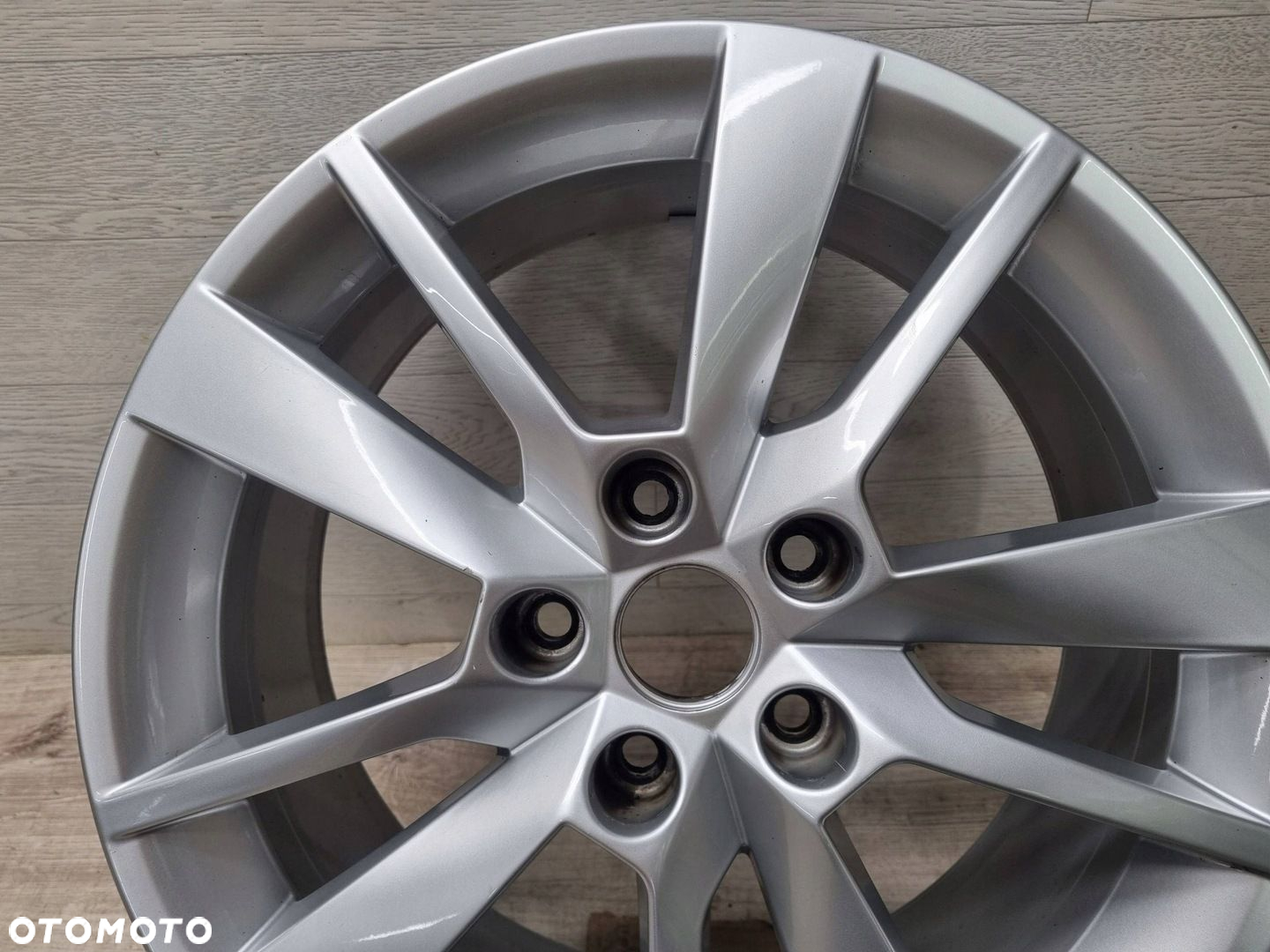 Felga Skoda Octavia Mk3 5E 7Jx17H2 Et49 5x112 5E0601025BG - 5