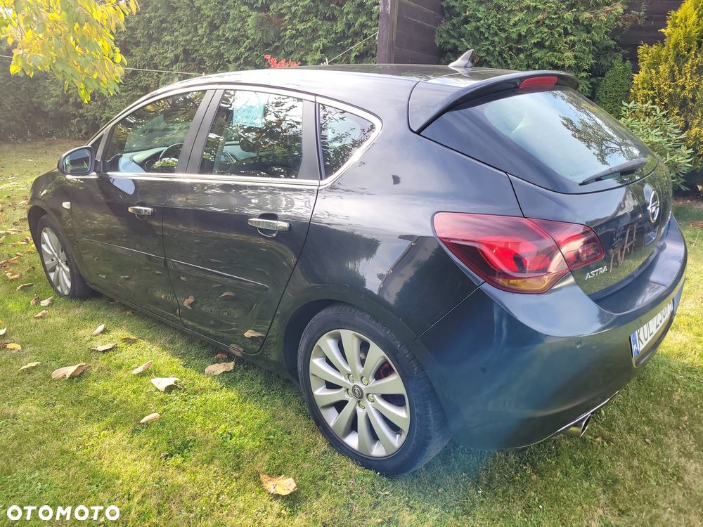 Opel Astra 2012 photo 3