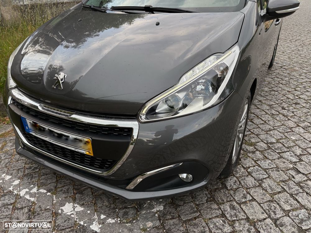 Peugeot 208 1.2 PureTech Signature - 24
