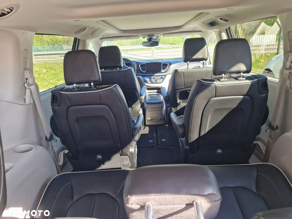 Chrysler Pacifica - 7