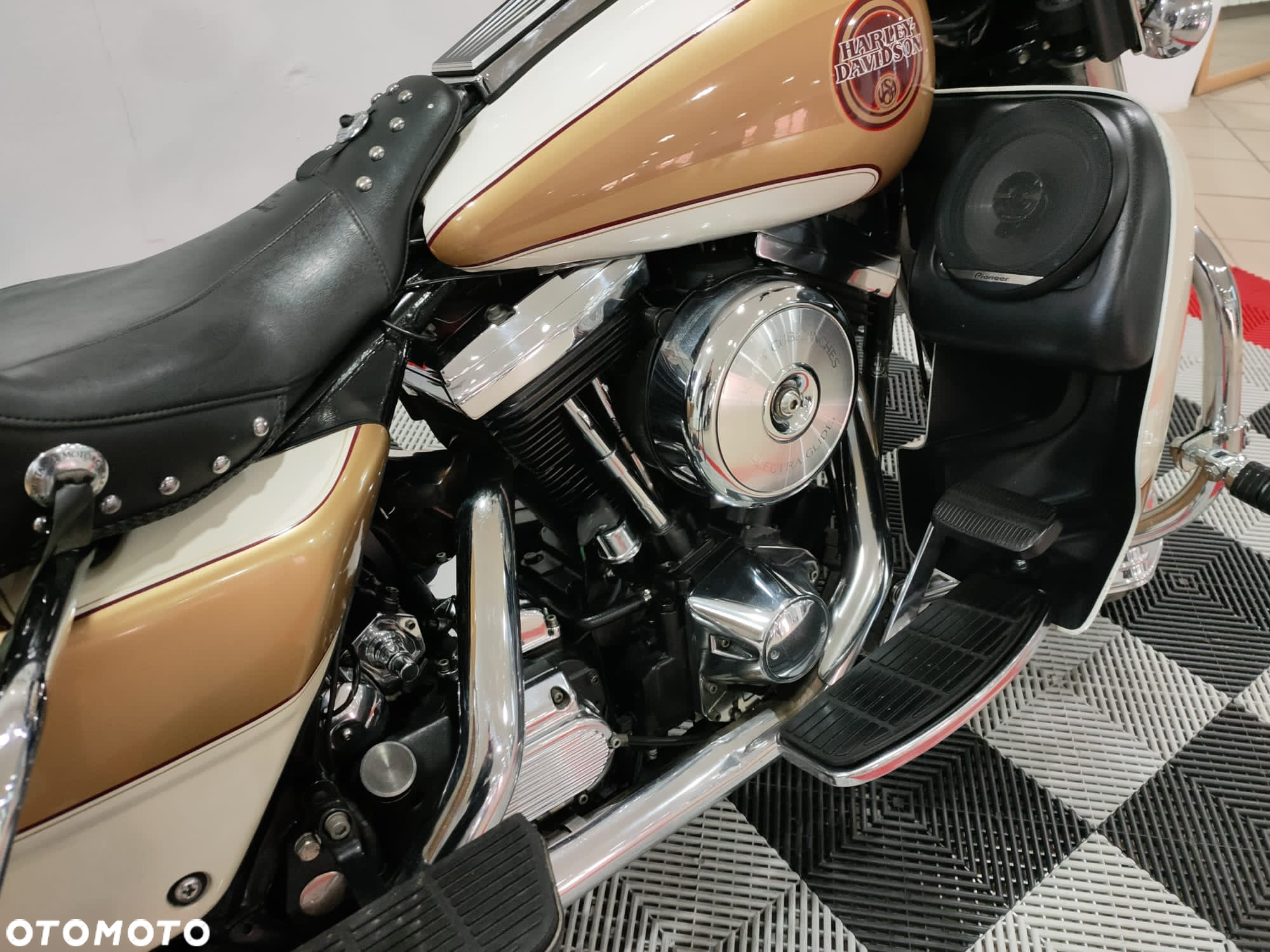 Harley-Davidson FLHTCU Ultra - 15